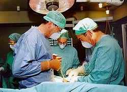 M&eacute;dicos cubanos